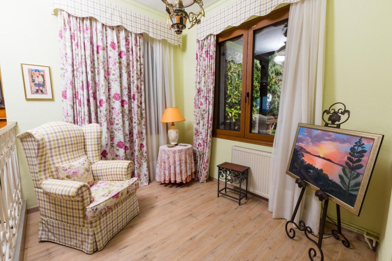 Beachfront Family Villa Katerina With Private Pool, Playground, Bbq & Amazing Sea Views! Πετρές Εξωτερικό φωτογραφία