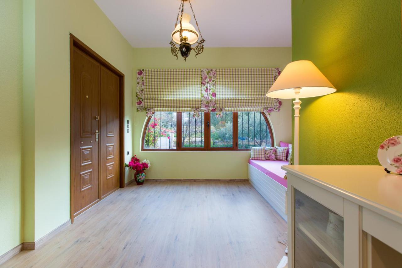Beachfront Family Villa Katerina With Private Pool, Playground, Bbq & Amazing Sea Views! Πετρές Εξωτερικό φωτογραφία