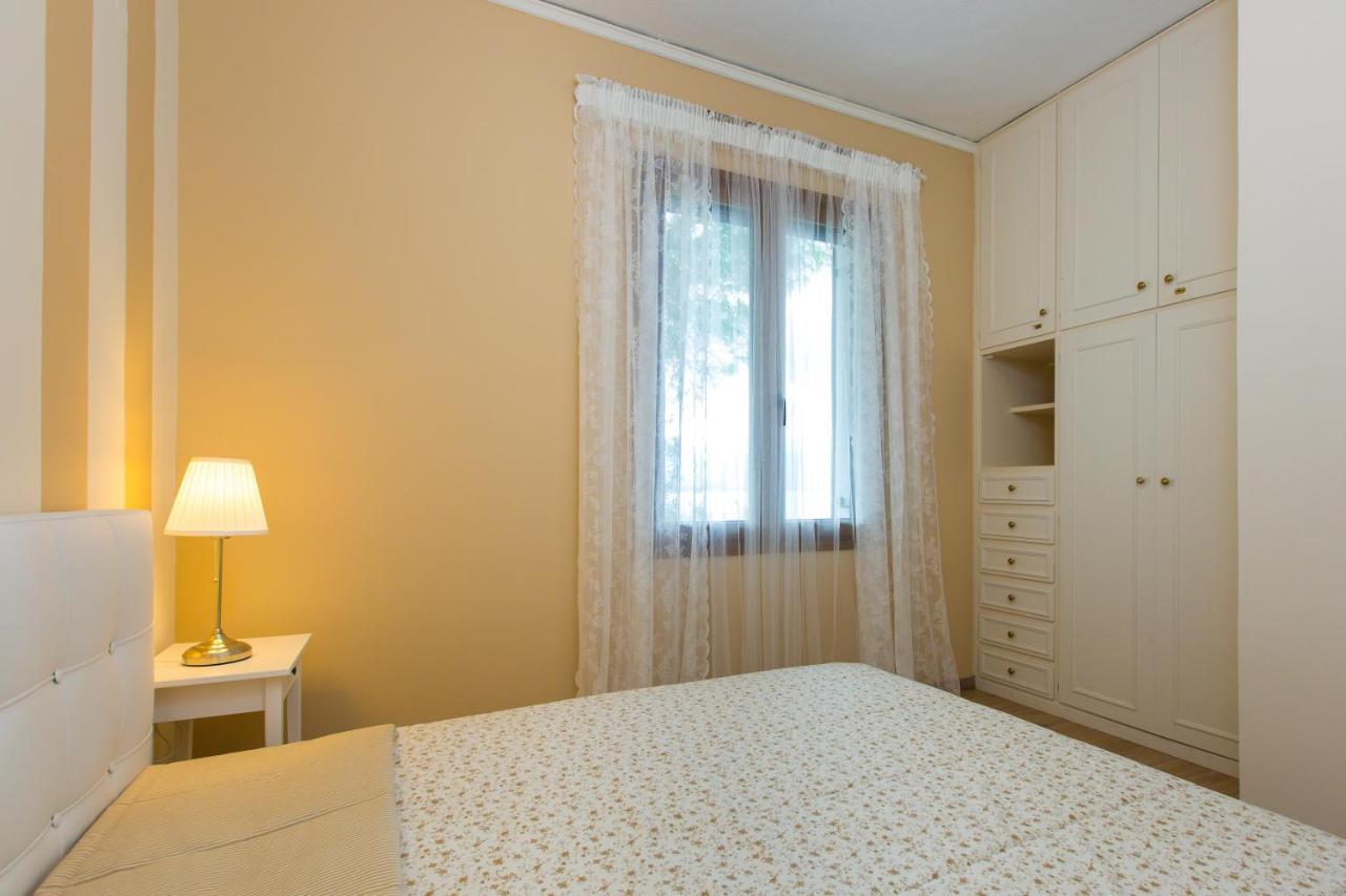 Beachfront Family Villa Katerina With Private Pool, Playground, Bbq & Amazing Sea Views! Πετρές Εξωτερικό φωτογραφία