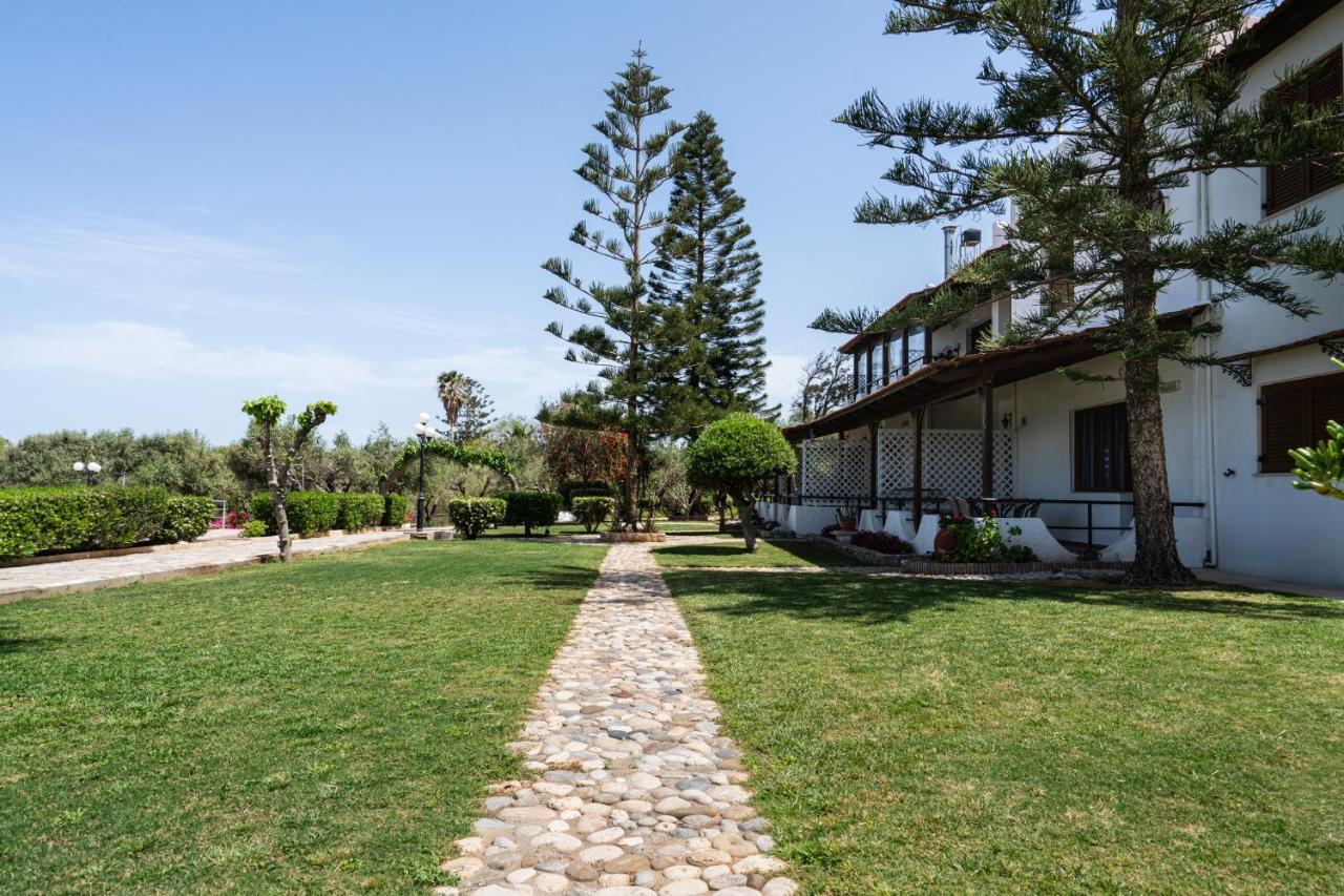 Beachfront Family Villa Katerina With Private Pool, Playground, Bbq & Amazing Sea Views! Πετρές Εξωτερικό φωτογραφία