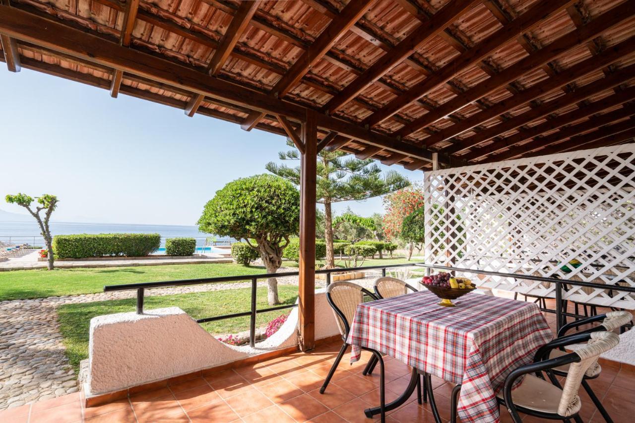 Beachfront Family Villa Katerina With Private Pool, Playground, Bbq & Amazing Sea Views! Πετρές Εξωτερικό φωτογραφία