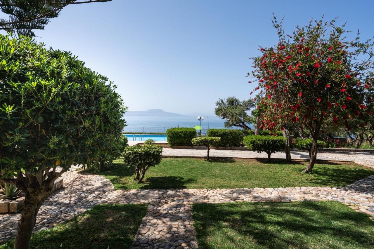 Beachfront Family Villa Katerina With Private Pool, Playground, Bbq & Amazing Sea Views! Πετρές Εξωτερικό φωτογραφία