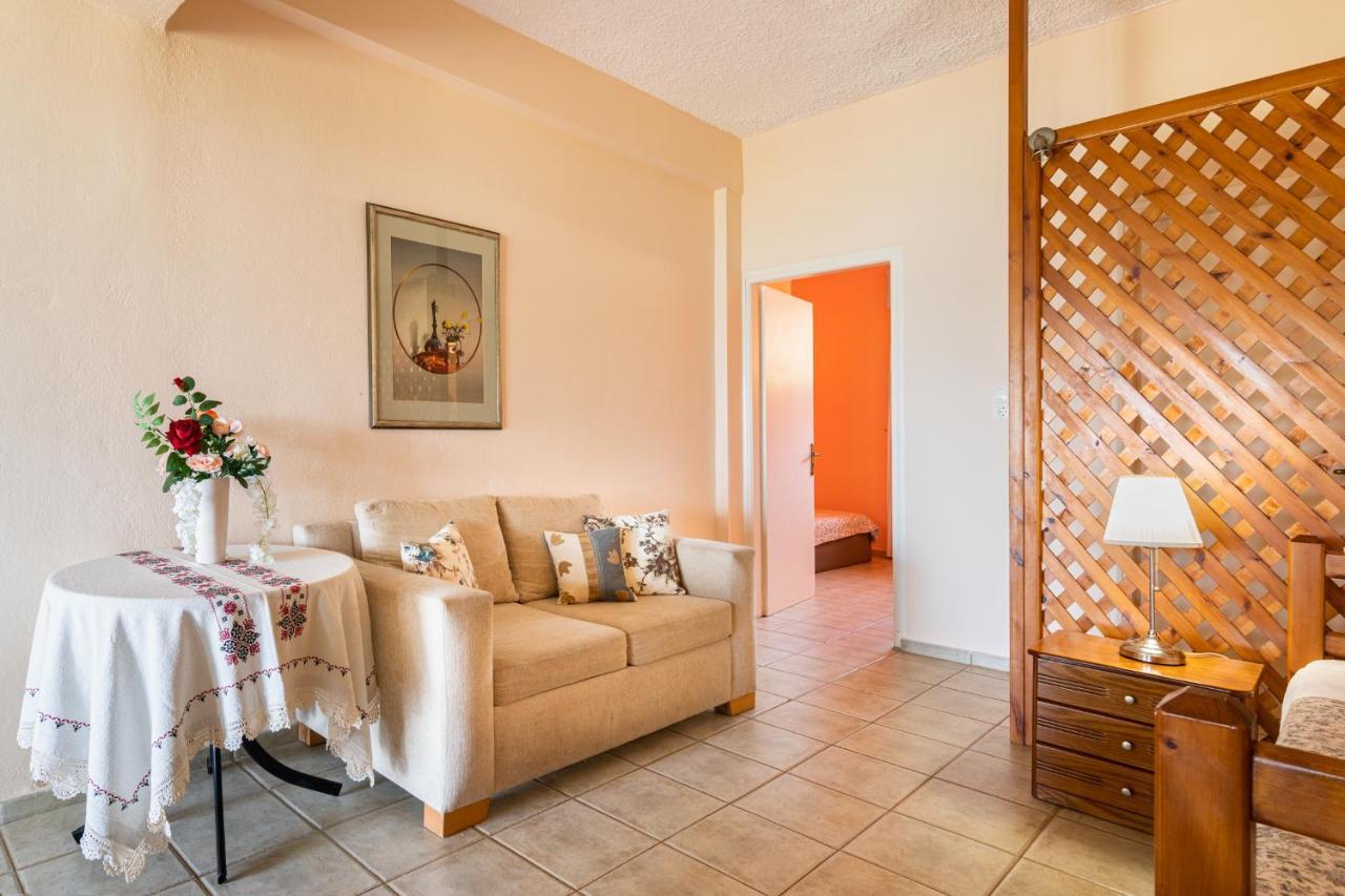 Beachfront Family Villa Katerina With Private Pool, Playground, Bbq & Amazing Sea Views! Πετρές Εξωτερικό φωτογραφία